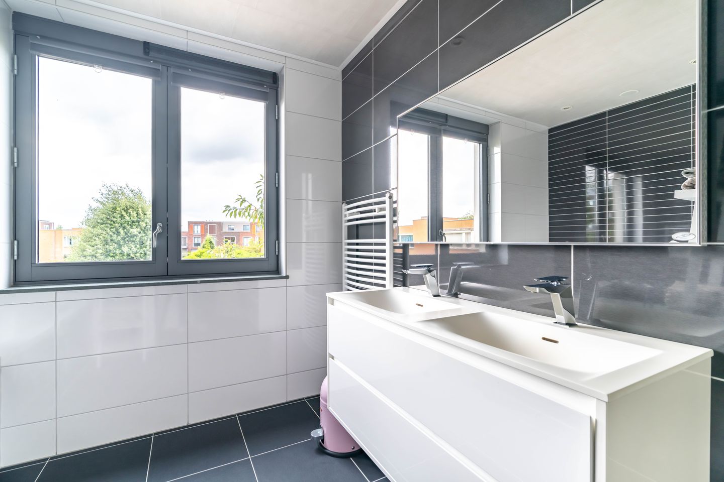 Photo 29 of Friendshipring 128