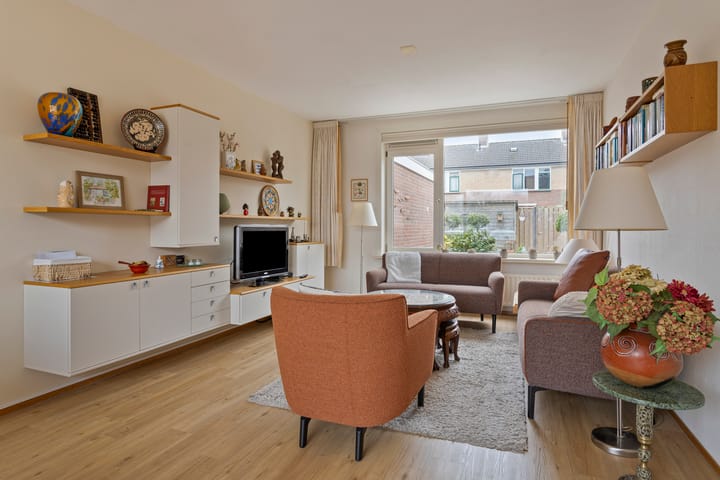 Photo 7 of J.W. Schuurmanstraat 61