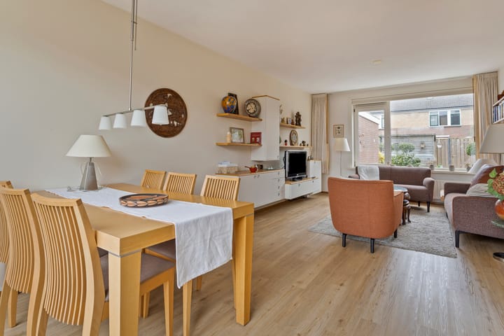 Photo 9 of J.W. Schuurmanstraat 61