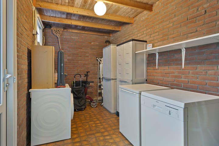 Photo 12 of J.W. Schuurmanstraat 61