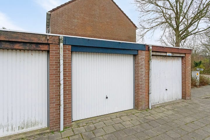 Photo 22 of J.W. Schuurmanstraat 61