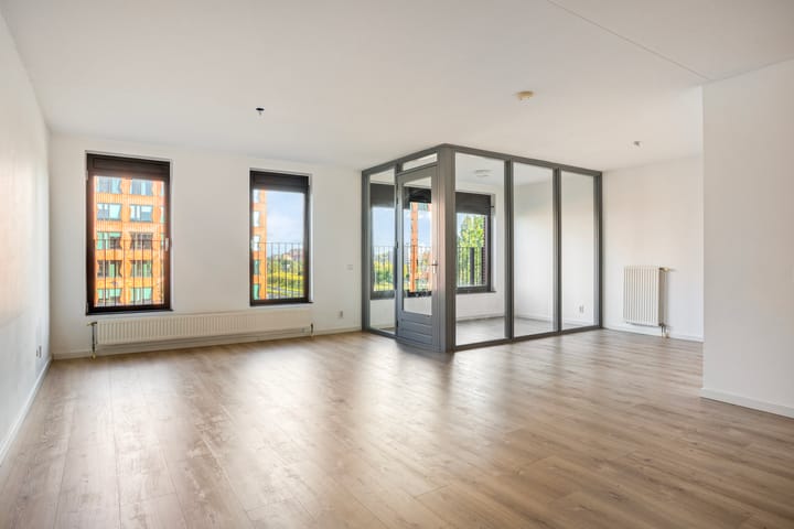 Foto 6 van Simon Carmiggelthof 46