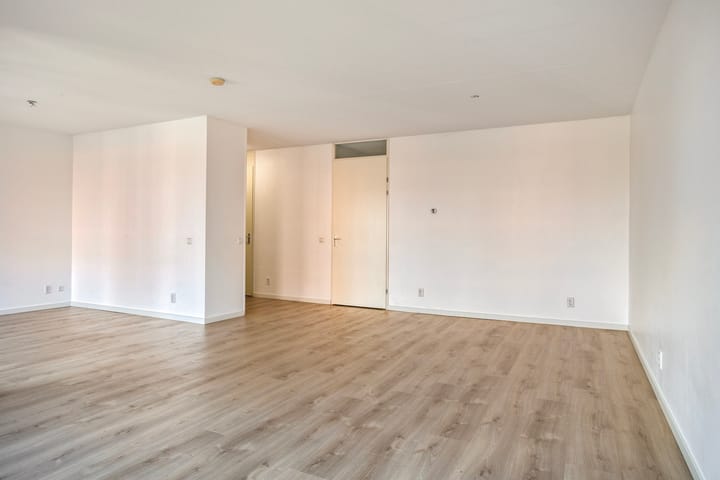 Foto 8 van Simon Carmiggelthof 46