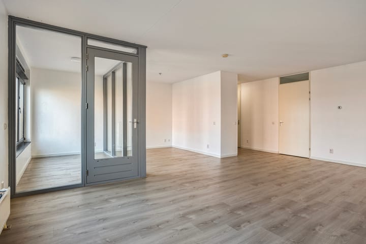 Foto 9 van Simon Carmiggelthof 46