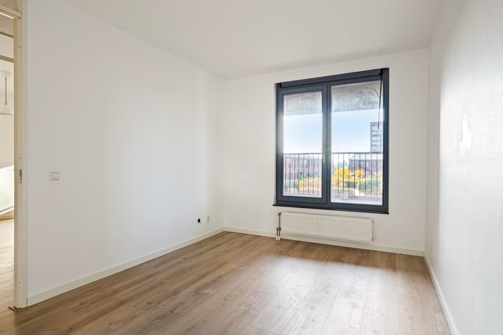 Foto 14 van Simon Carmiggelthof 46