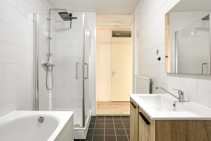 Foto 17 van Simon Carmiggelthof 46