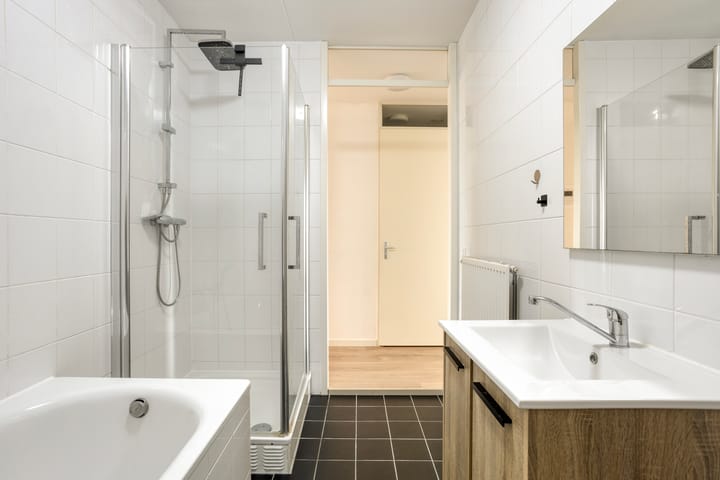 Foto 18 van Simon Carmiggelthof 46