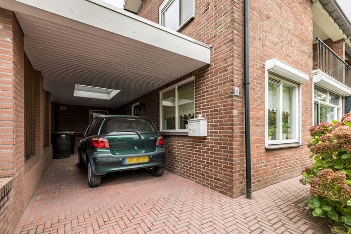 Photo 8 of Beatrixstraat 8