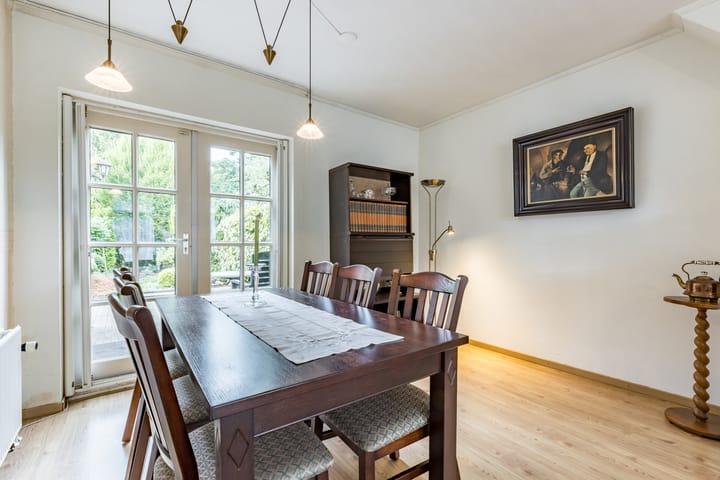 Photo 16 of Beatrixstraat 8