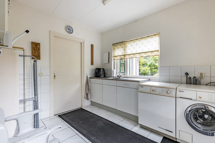 Photo 18 of Beatrixstraat 8