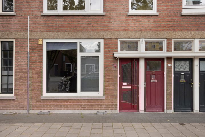 Photo 2 of Jan van Avennesstraat 45-A