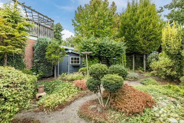 Photo 54 of Beatrixstraat 8