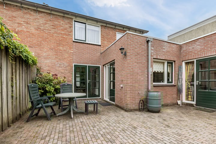 Photo 58 of Beatrixstraat 8