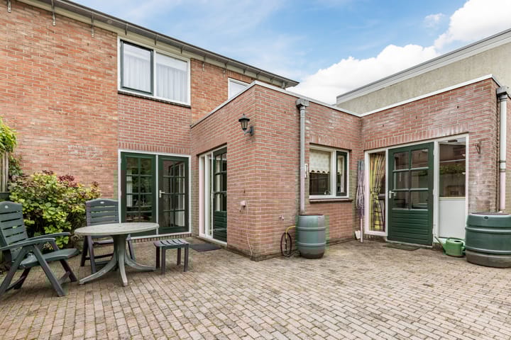 Photo 59 of Beatrixstraat 8