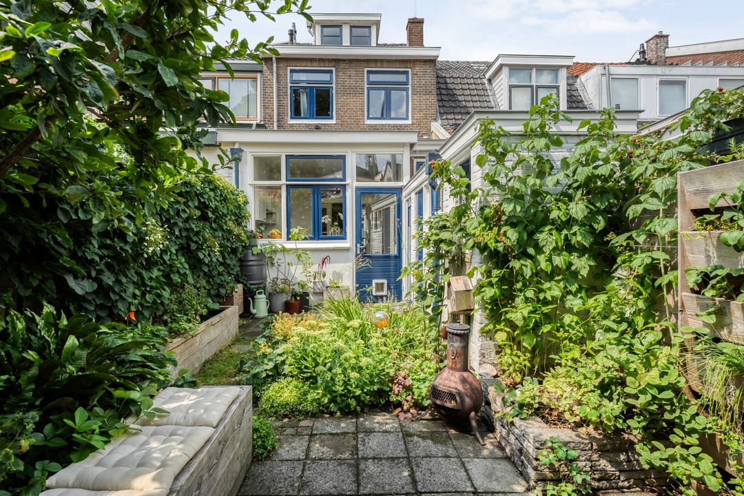 Photo 2 of Van der Laenstraat 11