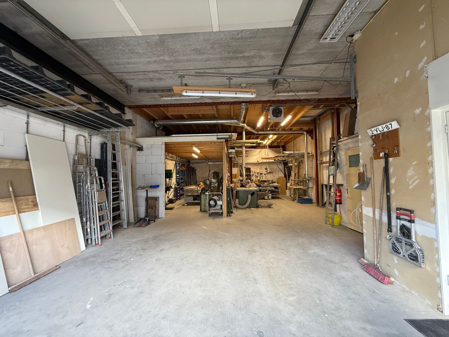 View photo 3 of Klopperman 33