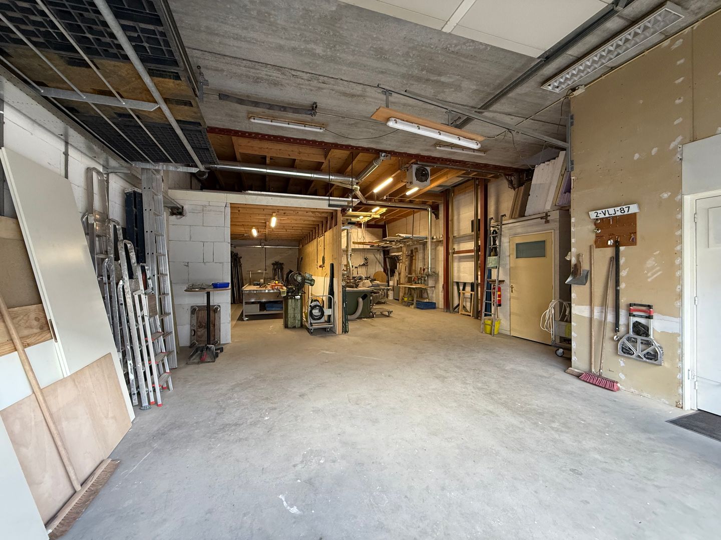 View photo 4 of Klopperman 33