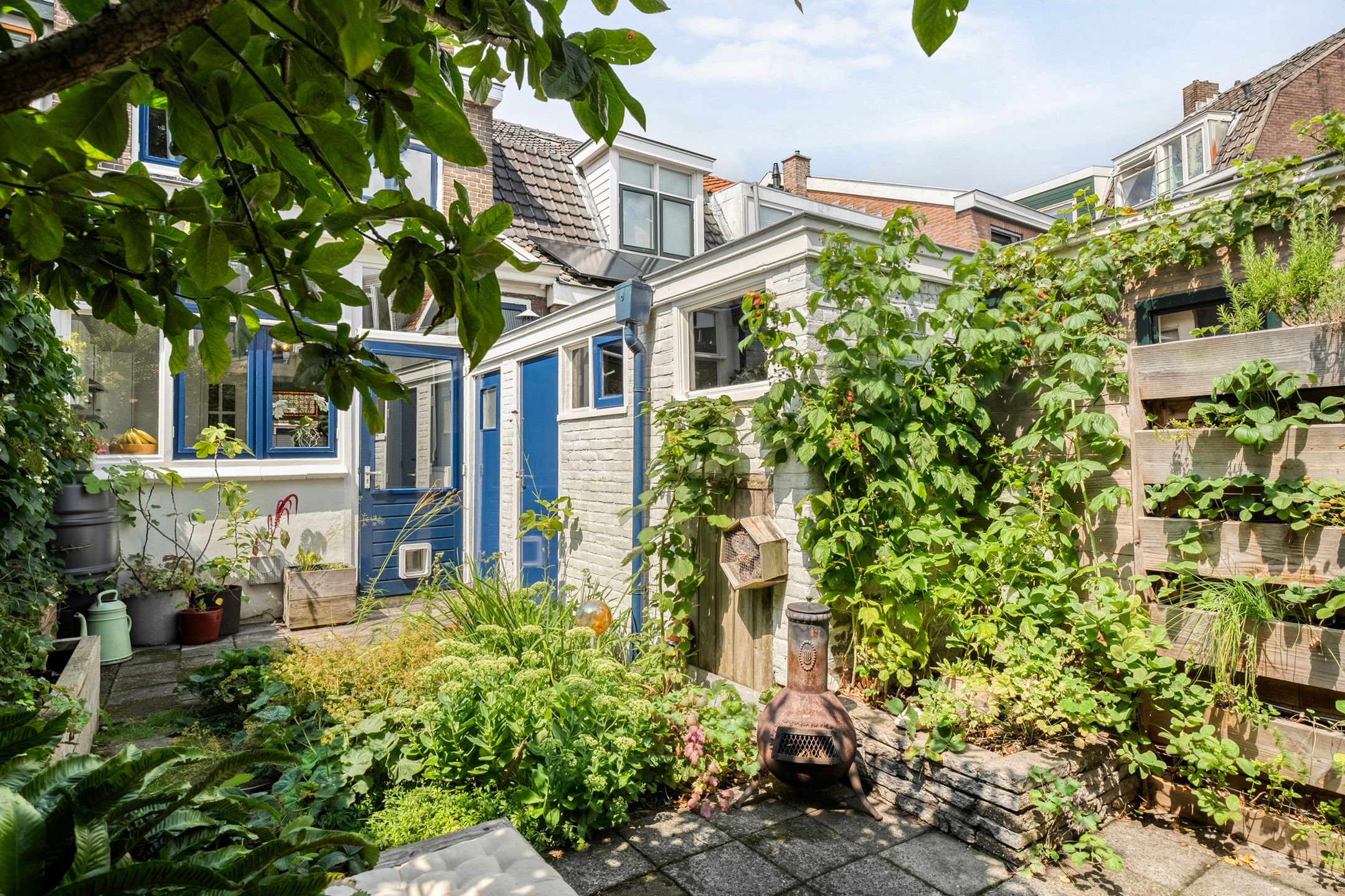 Photo 30 of Van der Laenstraat 11