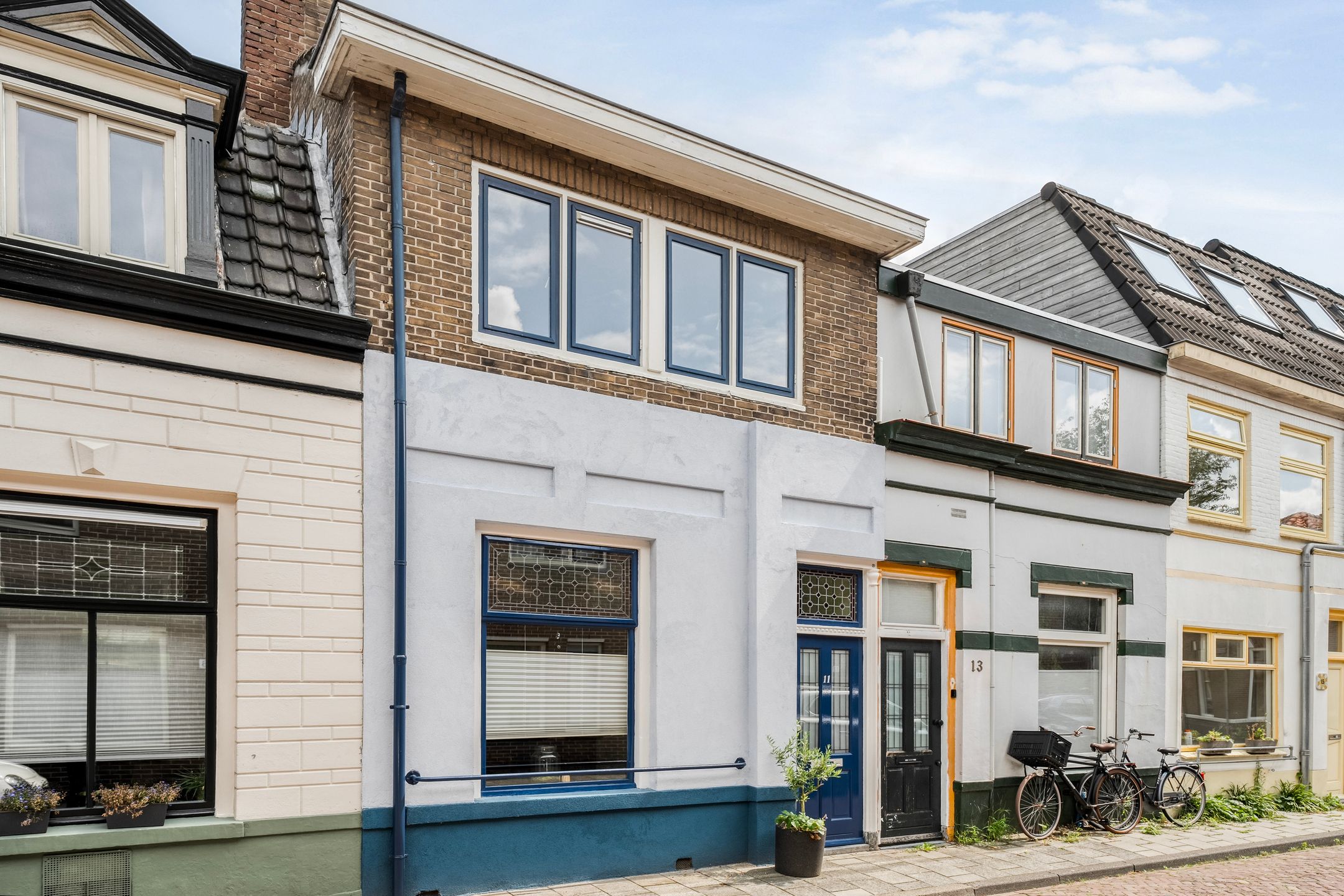 Photo 33 of Van der Laenstraat 11