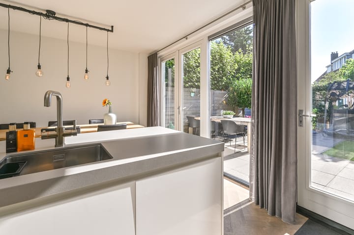 Foto 15 van Croesenstraat 57