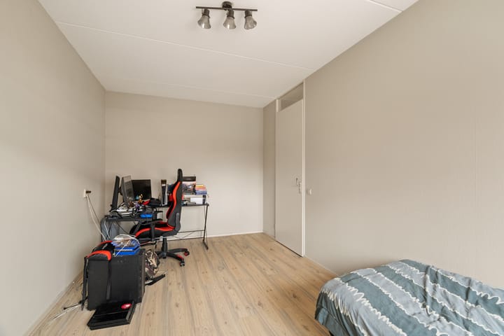 Foto 16 van Titanium 40