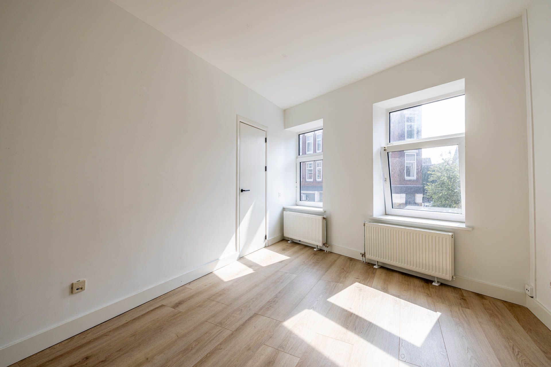 Photo 3 of Crooswijkseweg 95-A01