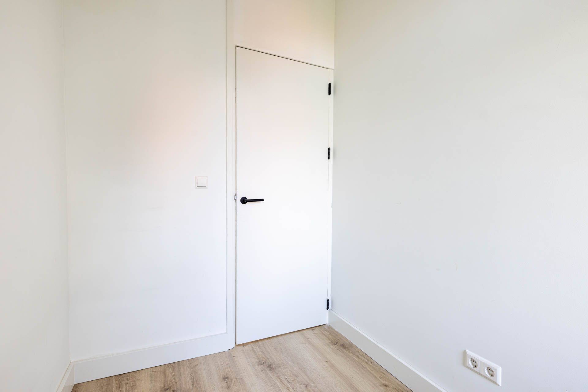 Photo 12 of Crooswijkseweg 95-A01