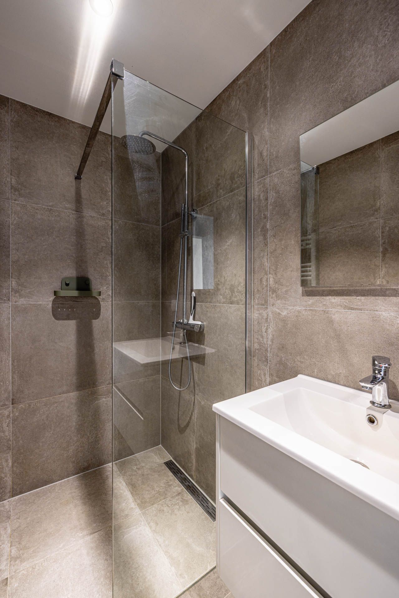 Photo 15 of Crooswijkseweg 95-A01