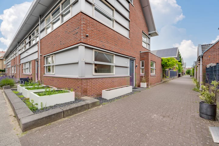 Photo 7 of Zwarte Ring 171