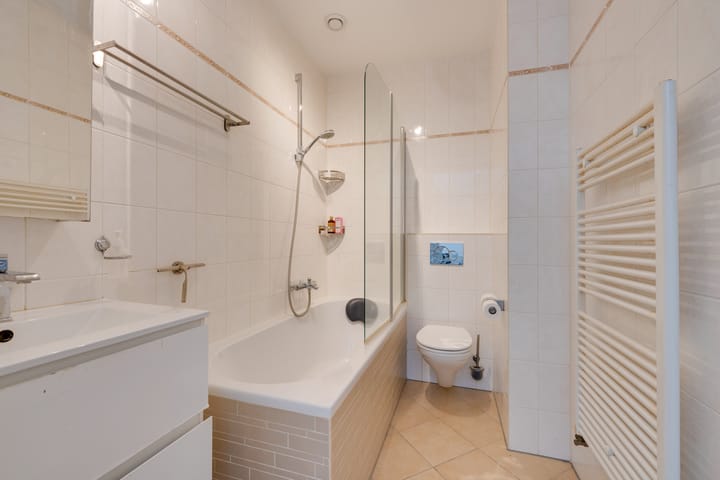 Photo 38 of Zwarte Ring 171