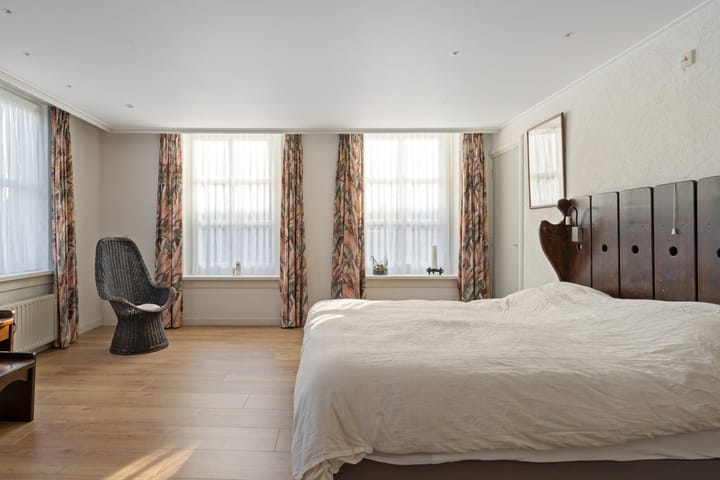 Foto 42 van Lange Brugstraat 33