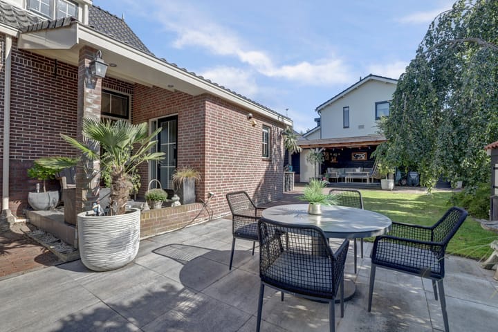 Photo 16 of Kerkweg 42