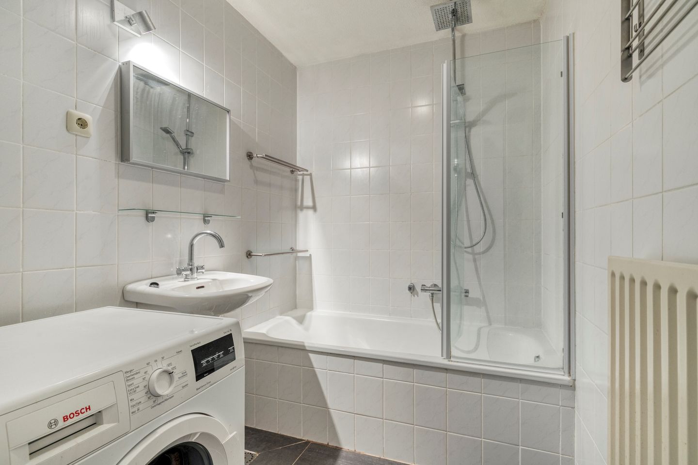 Foto 5 van Aartsbisschop Romerostraat 147