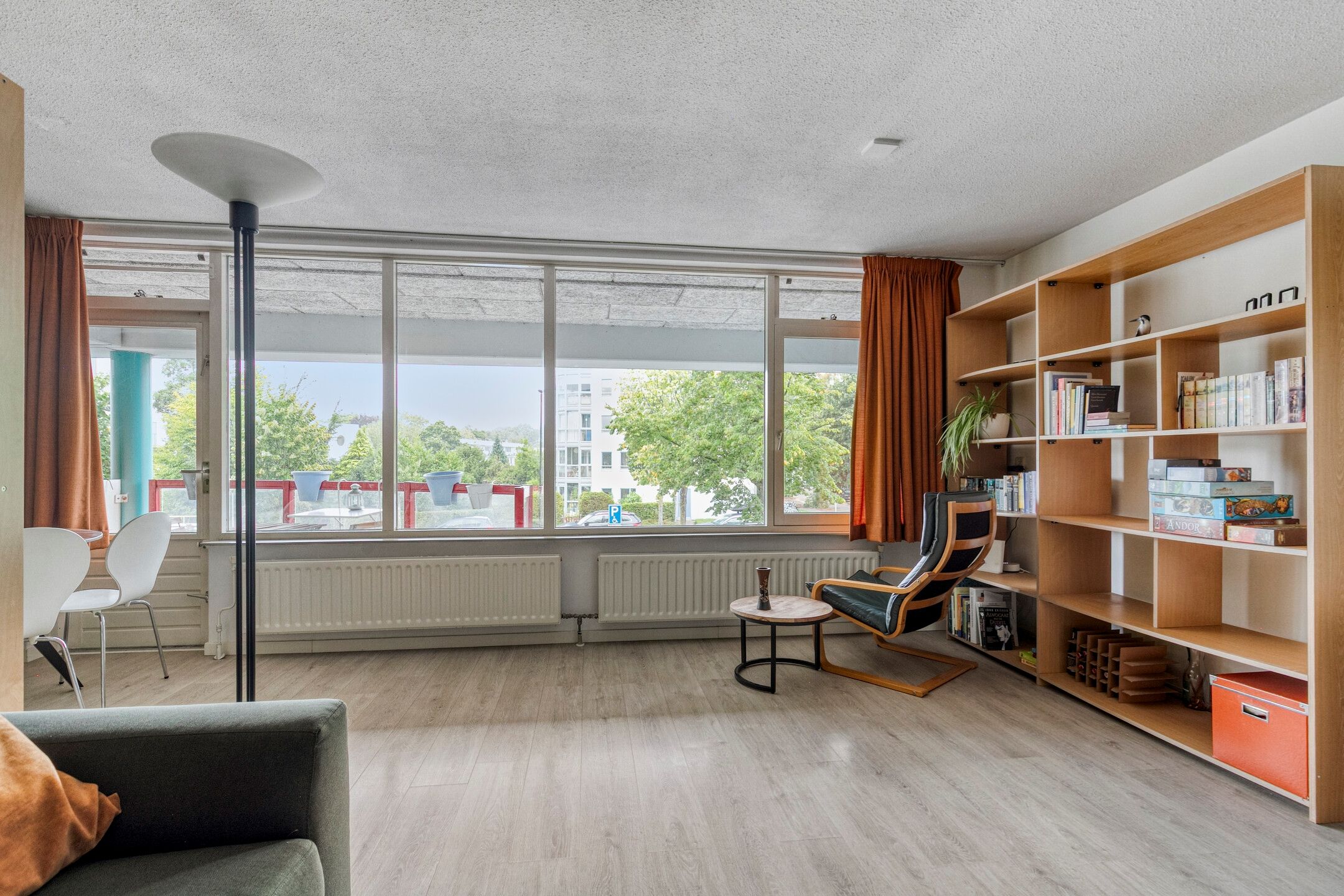 Foto 12 van Aartsbisschop Romerostraat 147