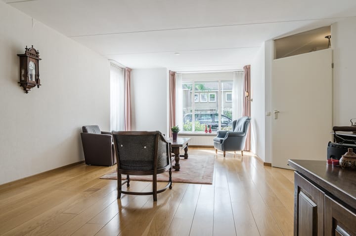 Foto 9 van Busweg 84