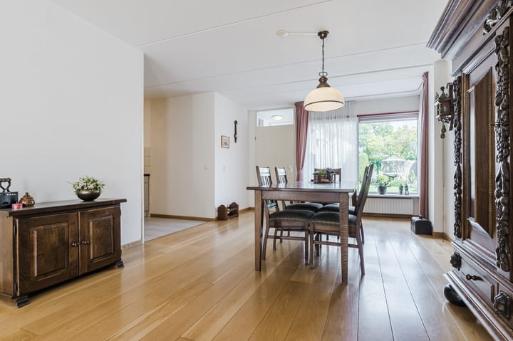 Foto 13 van Busweg 84