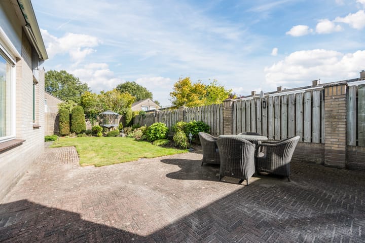 Foto 26 van Busweg 84