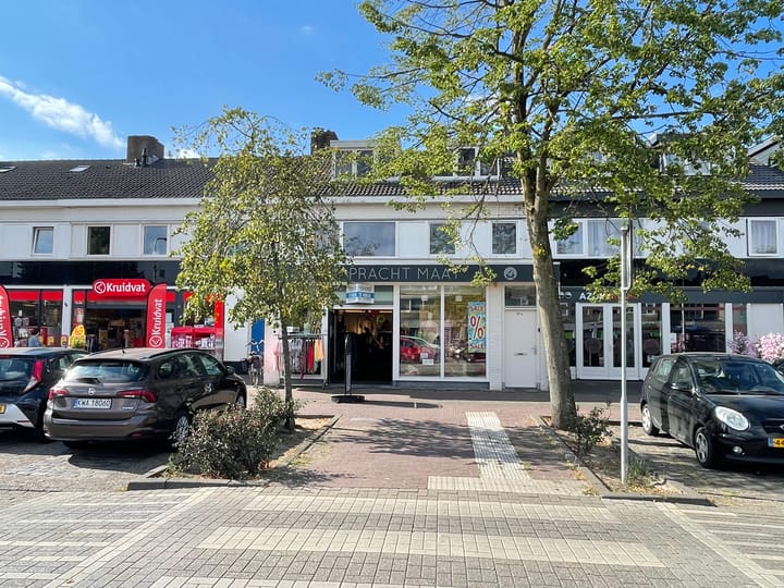 Burgemeester van Houtplein 23, Vlijmen