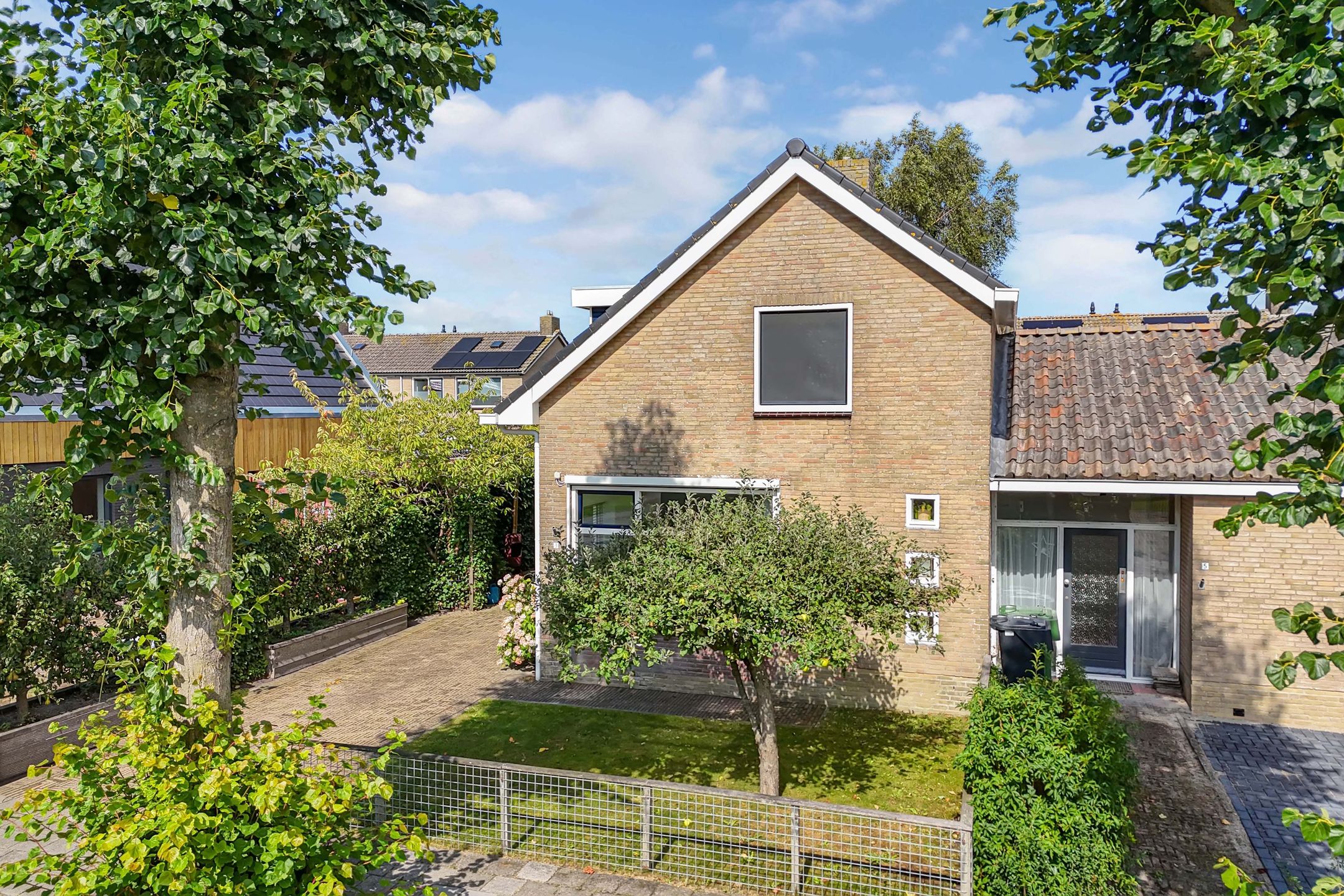 Foto 54 van Sânpaed 3