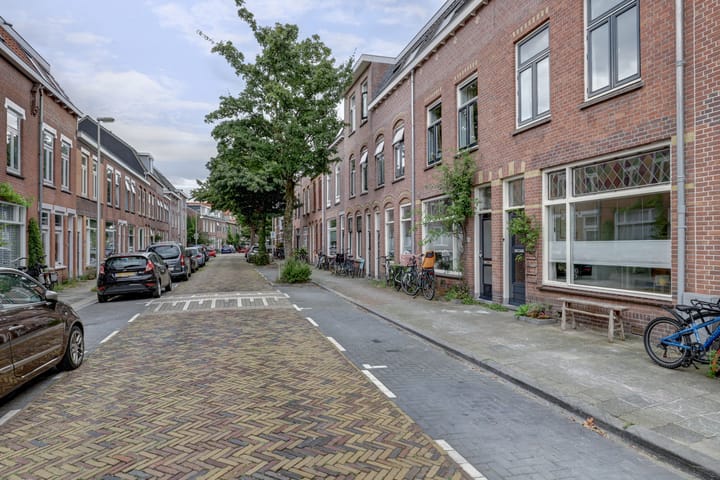 Foto 8 van Esdoornstraat 46