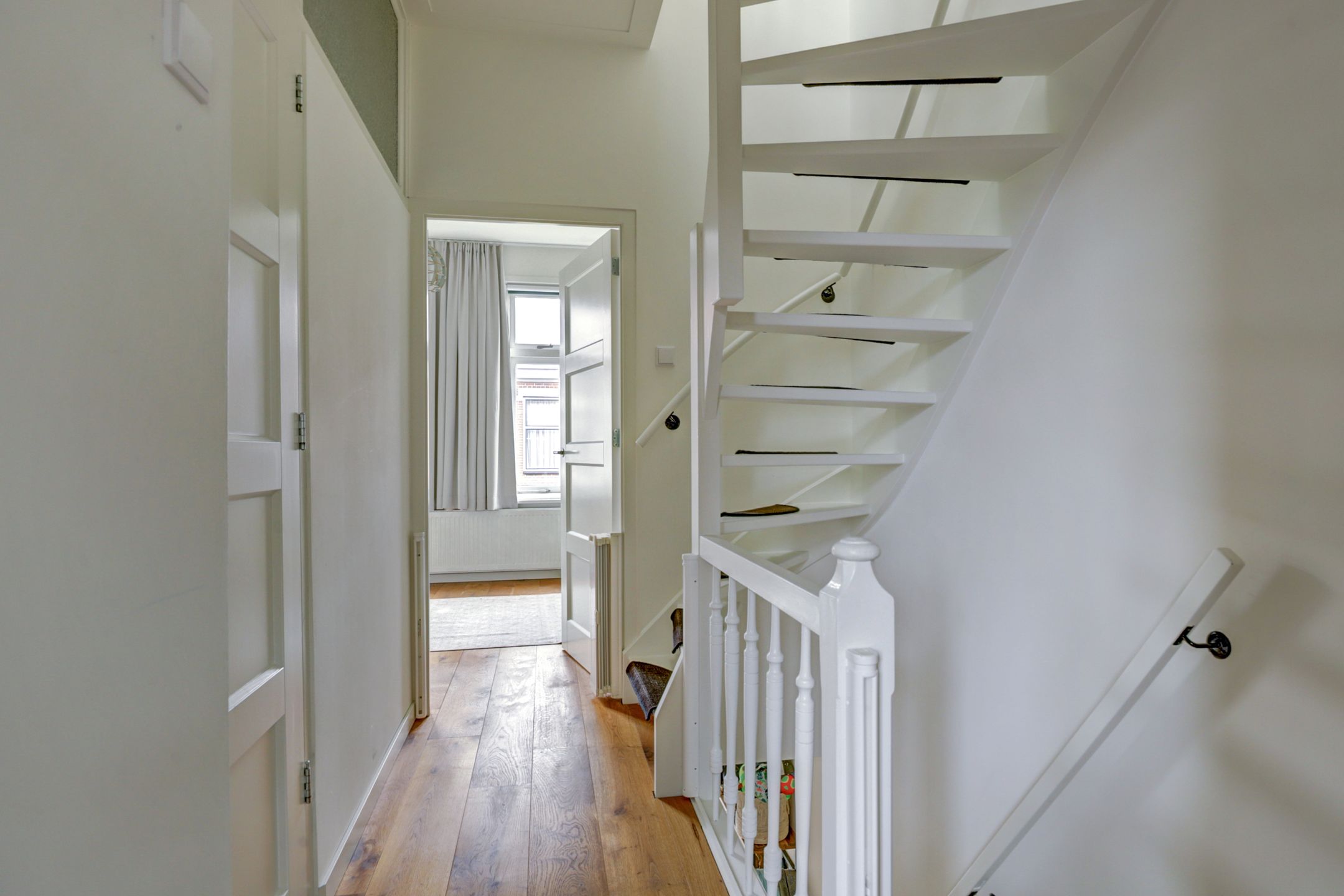 Foto 21 van Esdoornstraat 46