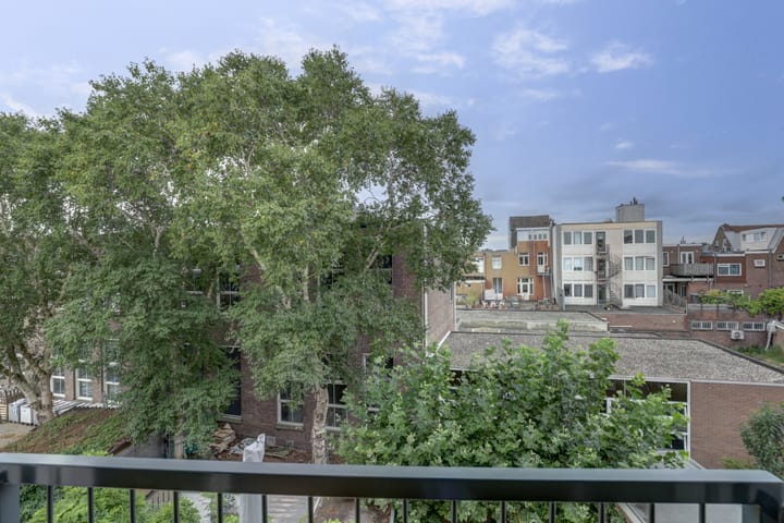 Foto 33 van Esdoornstraat 46