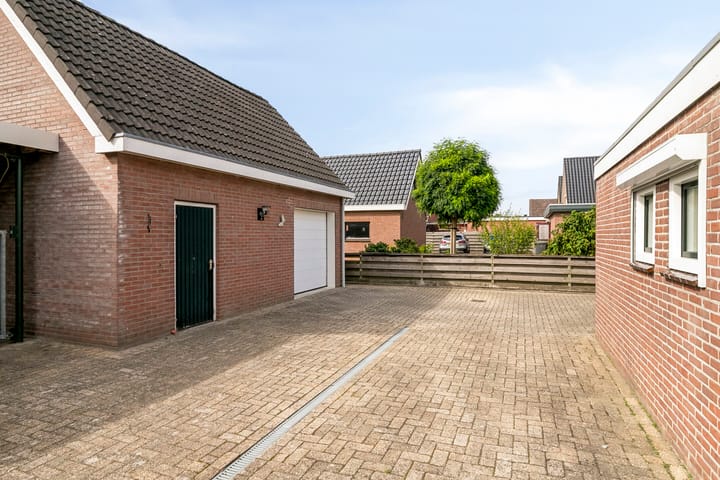 Photo 11 of Brugstraat 41