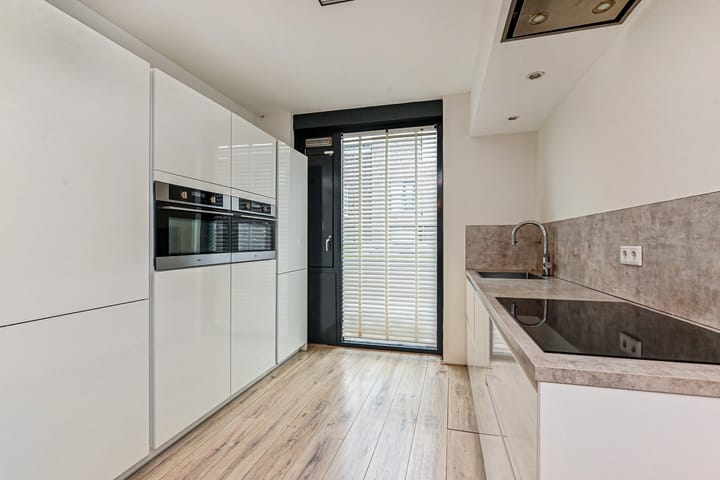 Foto 2 van Roerdompstraat 9