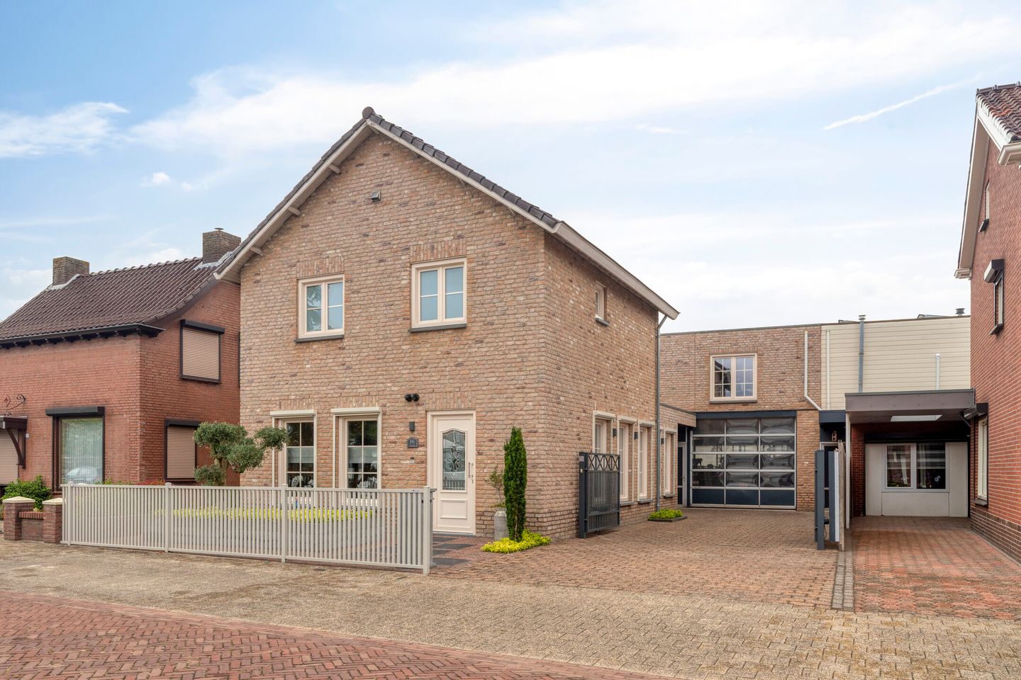 Bekijk foto 1 van Lijsterstraat 16