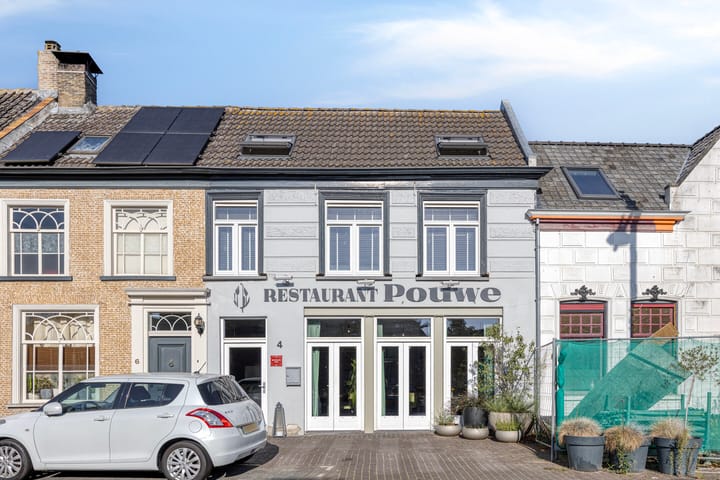 Bovenstraat 4, Hoeven