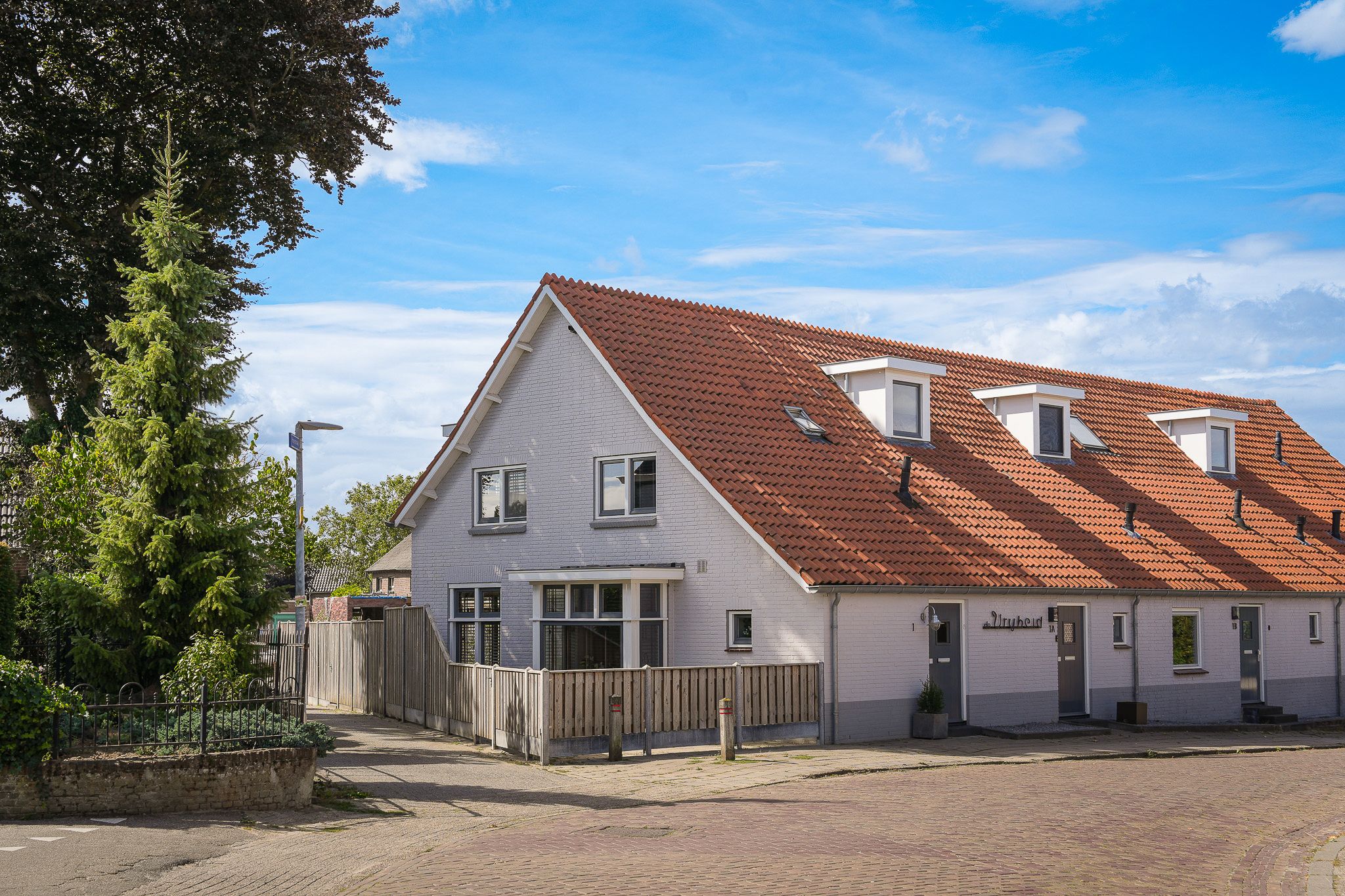 Secr. Janssenstraat 1