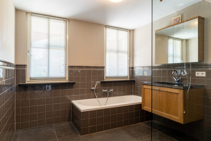 Foto 33 van den Oudert 2-G