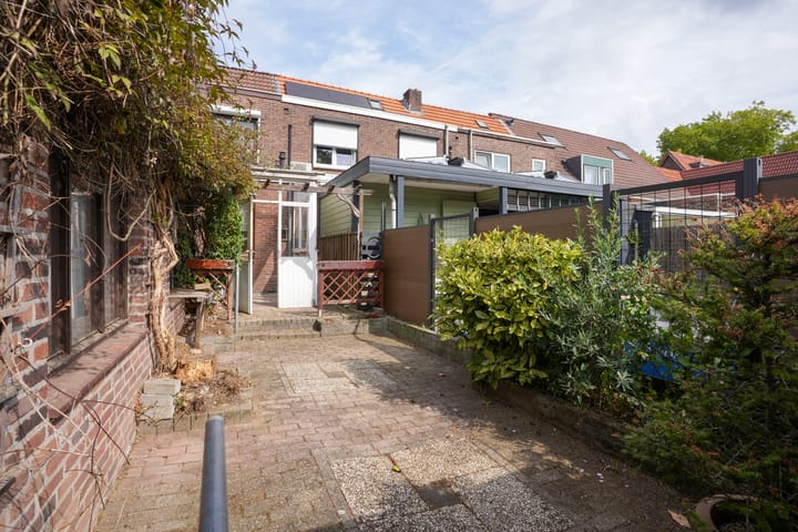 Photo 19 of Dr. A. Kuyperstraat 43