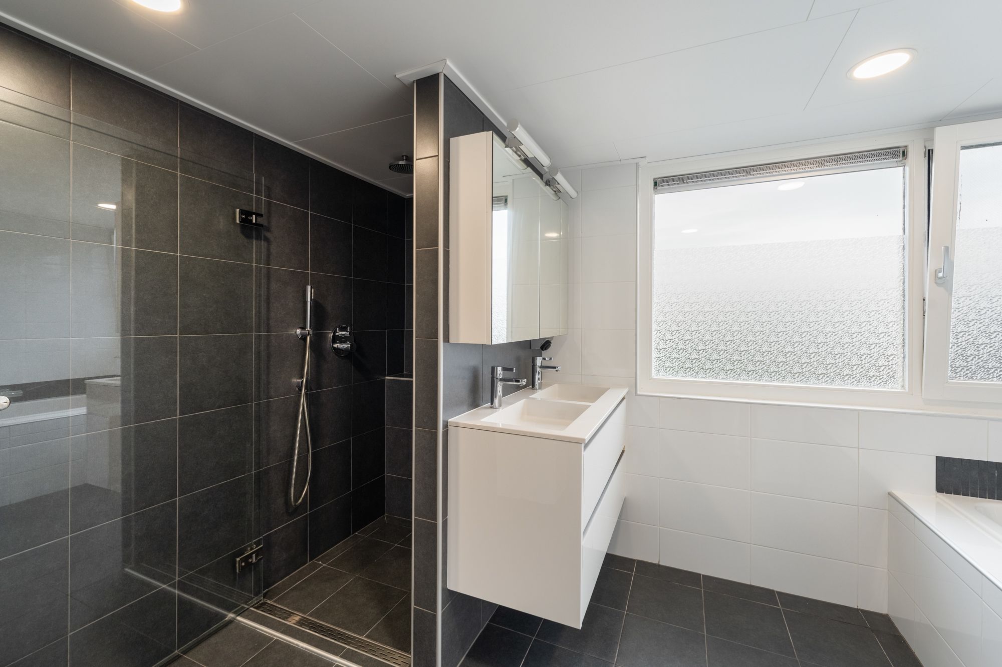 Photo 60 of Loogstraat 12